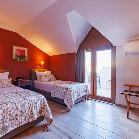 Lill Maison & Club Hotel 3*