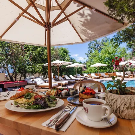 Lill Maison & Club Hotel
