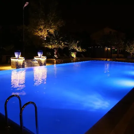 Akkent Garden Otel 3*